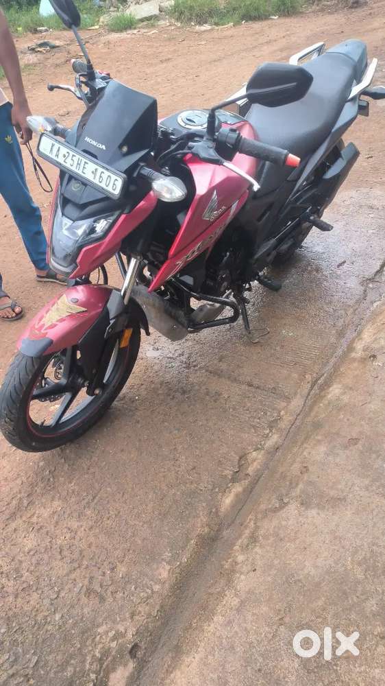 First party owne use and Good condition Wehical