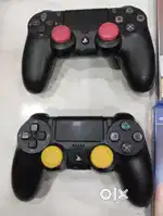 Ps4 dualshuok controller original mint condition.3 controller.