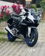 Yamaha R15 M