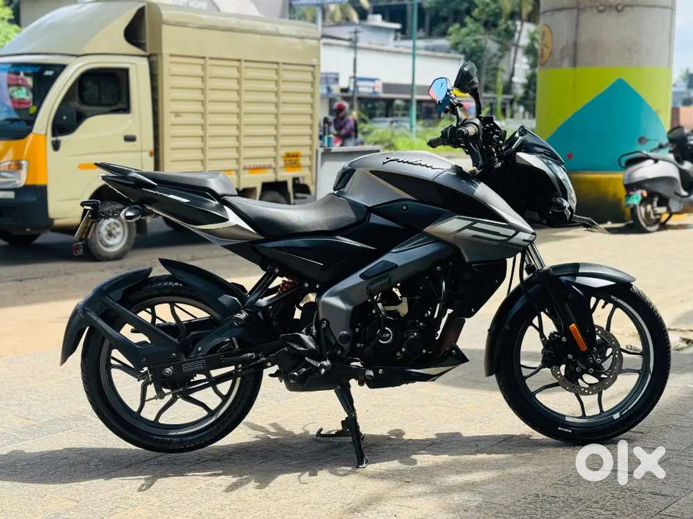 Bajaj NS 125 only 15000 km runAll kerala finance available