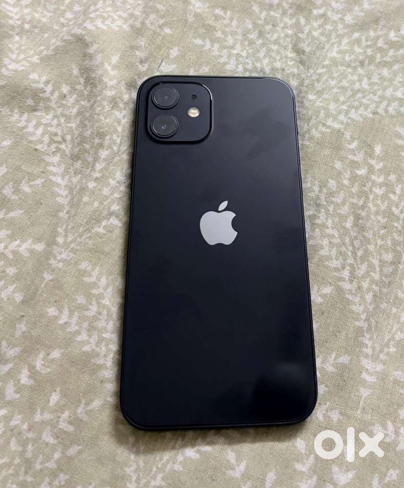 Iphone 12 128gb in black colour scartchless piece rs 23000