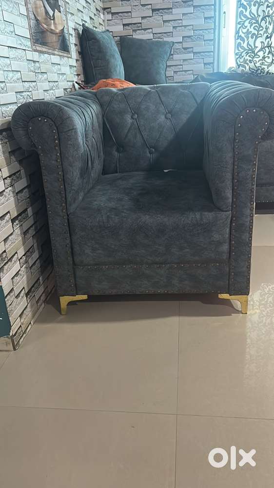 Velvet sofa 3 seater and 1 seat