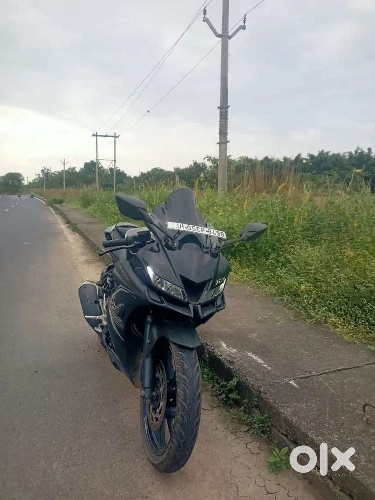 R15 v3 black edition