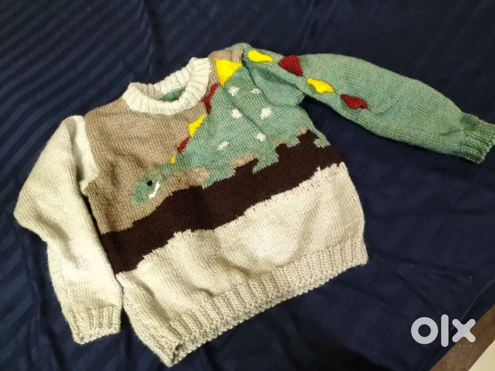 Woolen or Qureshia ke sweater, bag, purse, ponchu banane k liye ladies