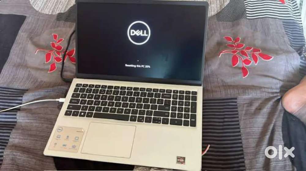 Dell laptop Ryzen 5 7000 Series 16 gb Ram + 512 gb nvme