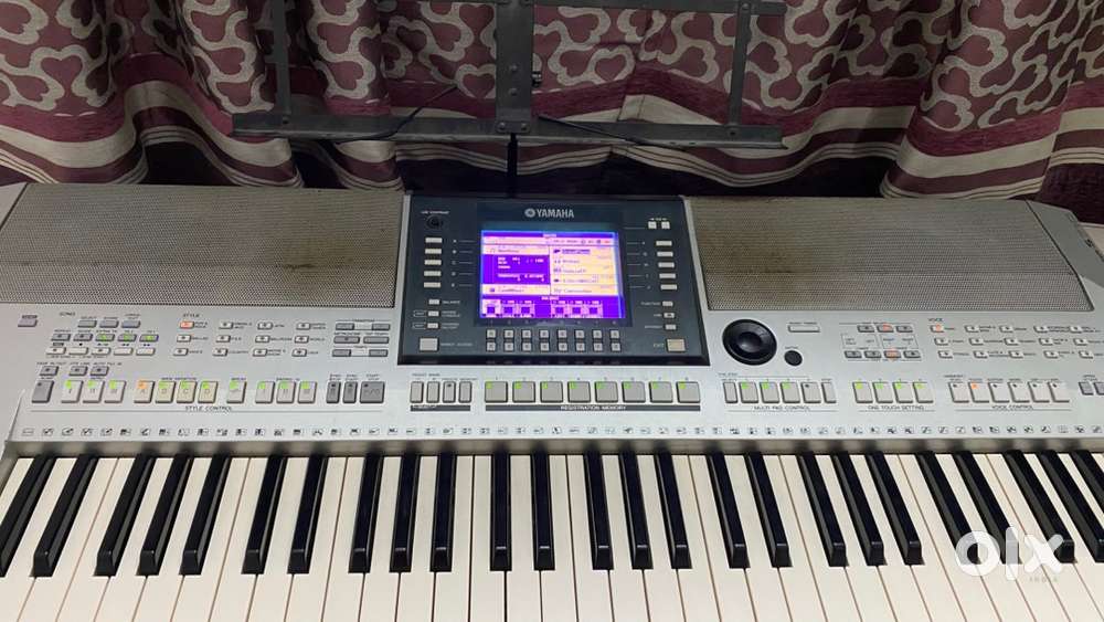 Yamaha PSR S710