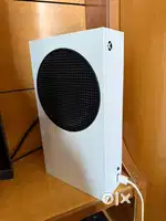 Xbox series s consol and controler