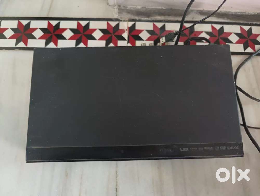 DVD/CD PLAYER FOR TV's other electronic gadgets