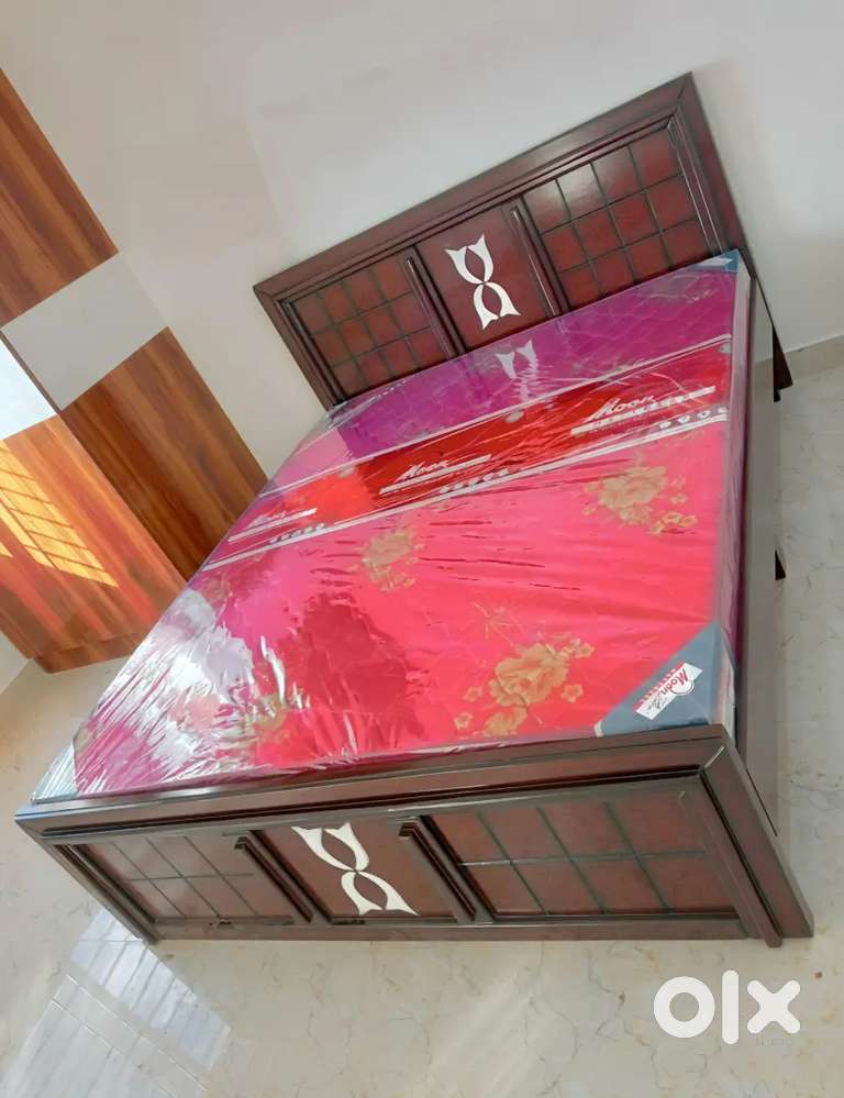 Moving out sale - Bed 4*6 with mattress combo