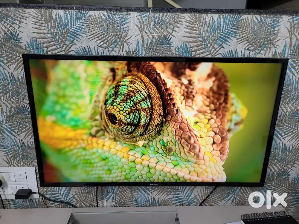 Samsung smart 40 inch TV for sell