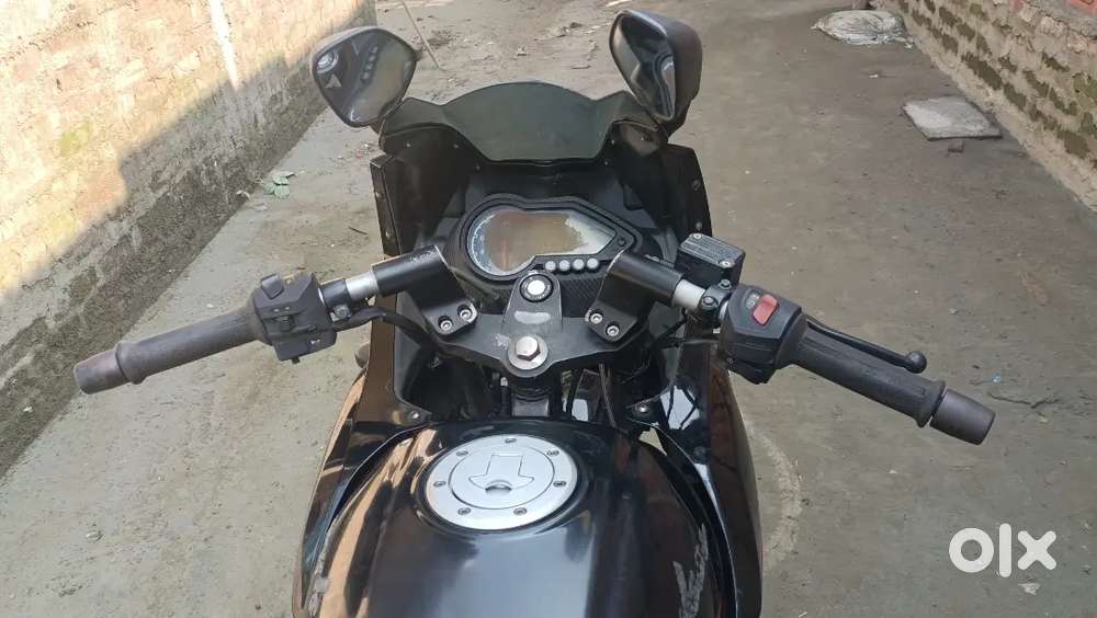2017 Bajaj Pulsar 220F - Only 20,000 Kms,
