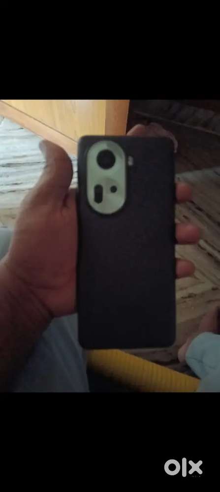 Oppo Reno 11 box available