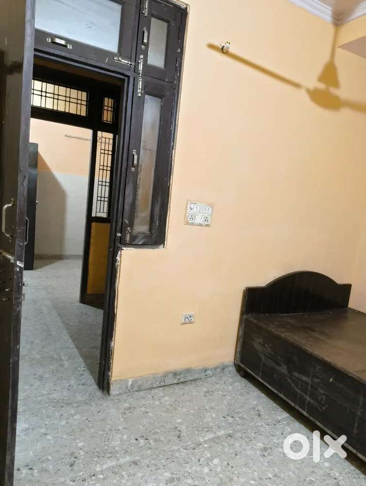 2 Room set seperate semi furnished Ground floor