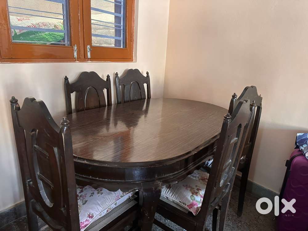 dinning table with chair