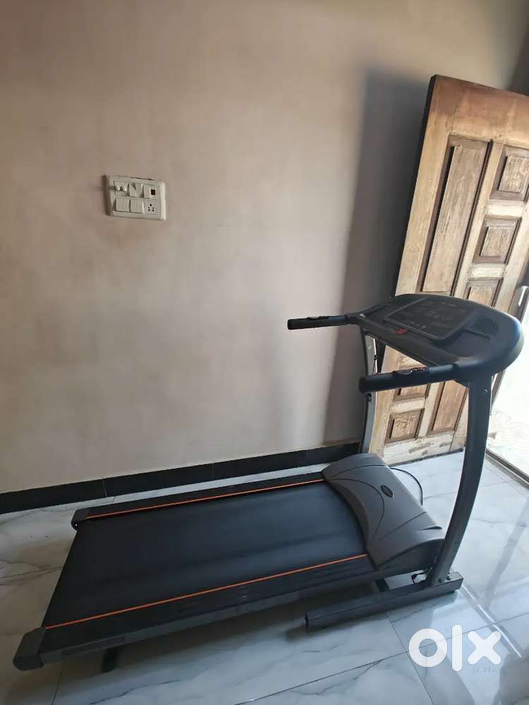 Cisco Motorised Treadmill SX1122 1.75 HP DC Duty