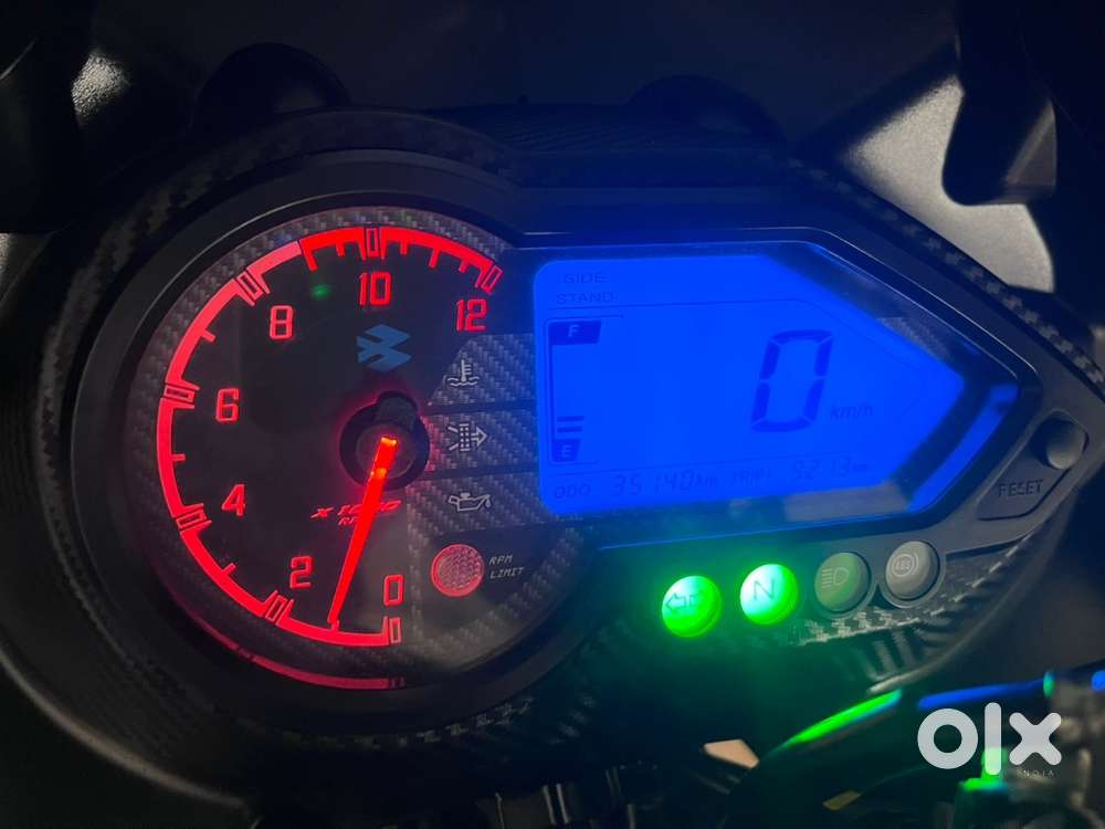 Pulsar 220f black and blue colour well maintainted