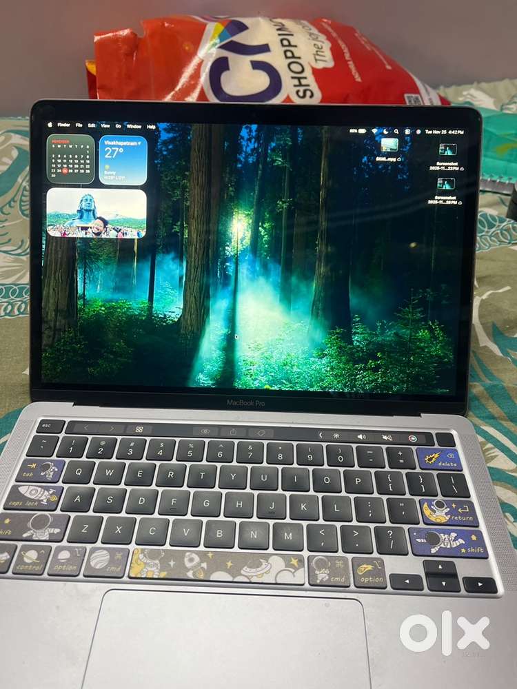 Apple macbook pro M2