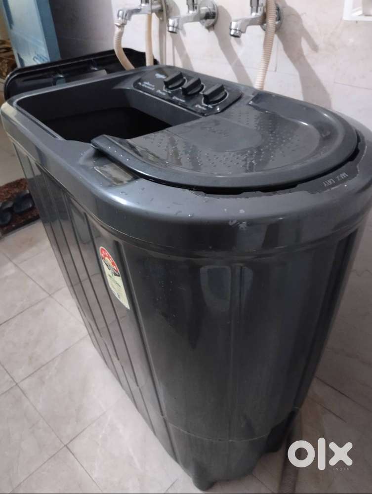 Whirlpool 7 Kg semi automatic 5 star