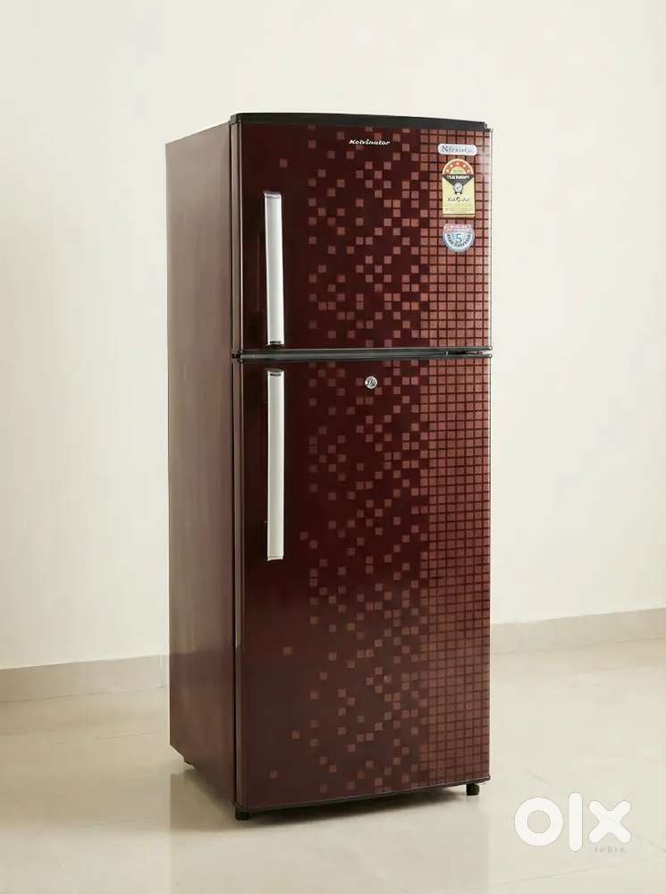 URGENT SELLING: WASHING MACHINE AND FRIDGE WITH BED FREE