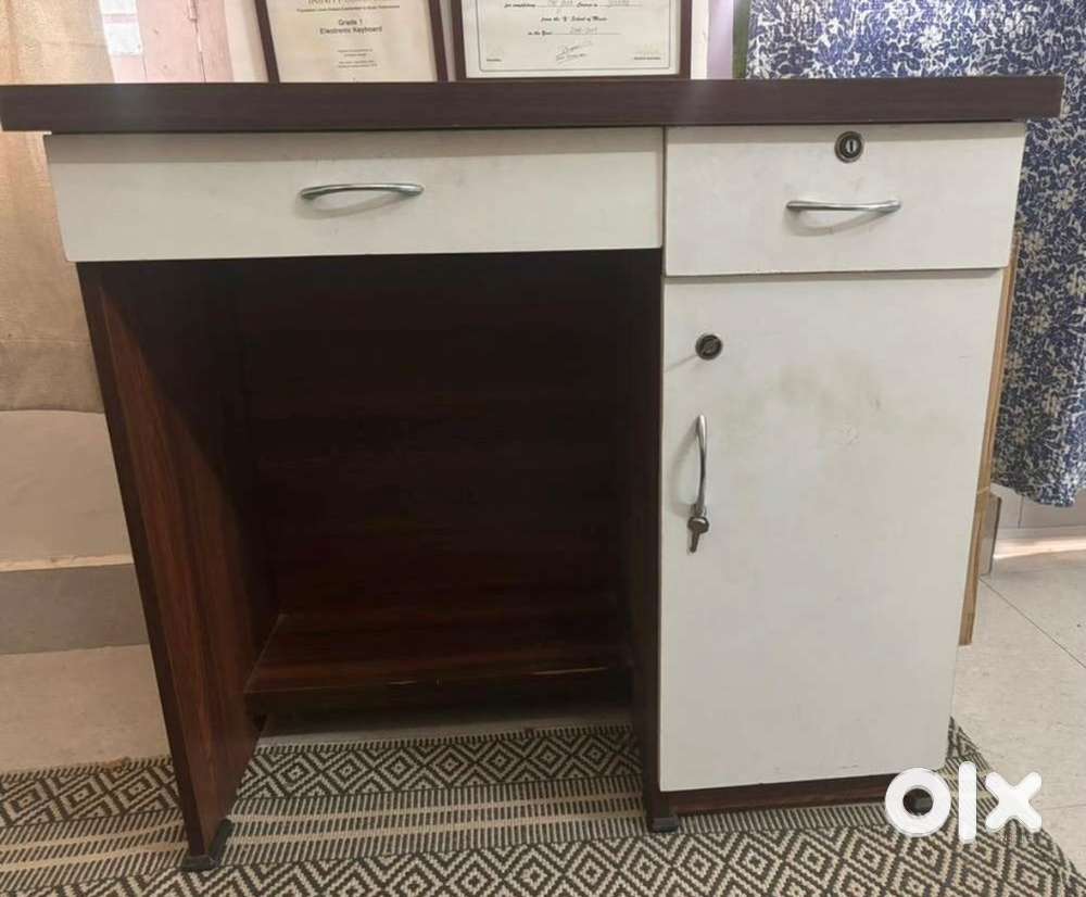 White and brown study table/work table