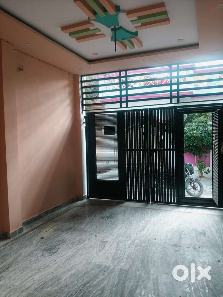 Independent House for family in Jankipuram Garden