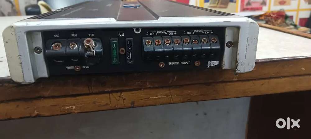 Connect 4 chanal Amplifier 
1450 watt Basstube