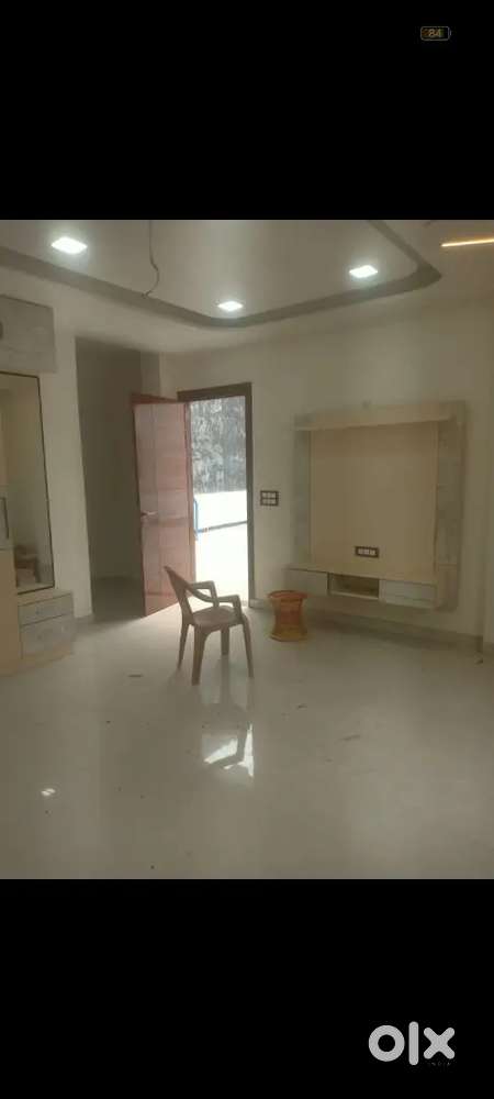 1 roomset available on rent near the market area