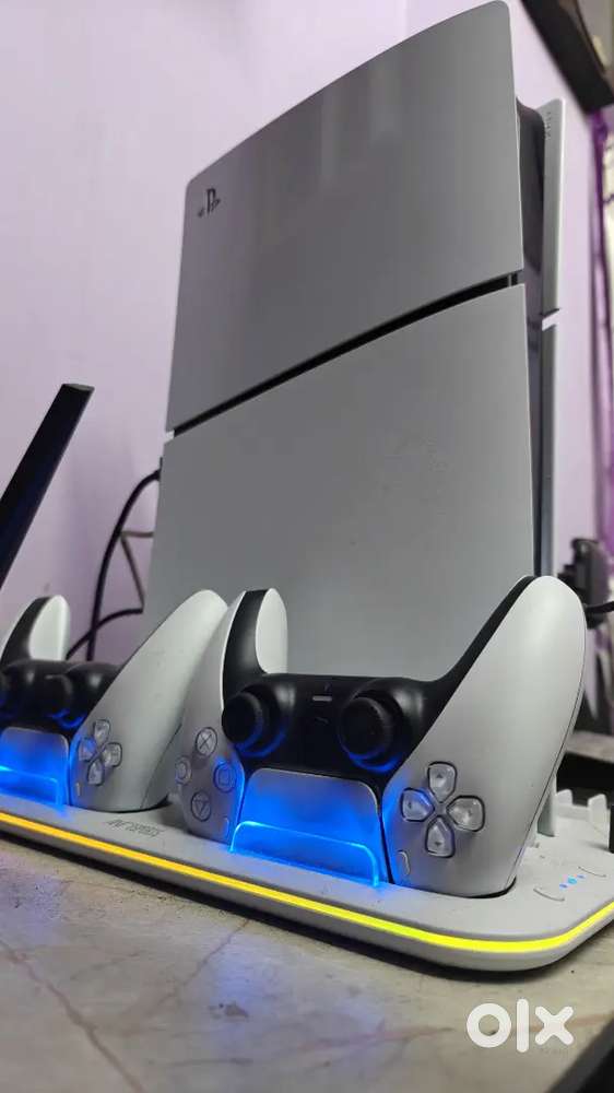 Ps5 Disk Slim (dual controller) 6 months only