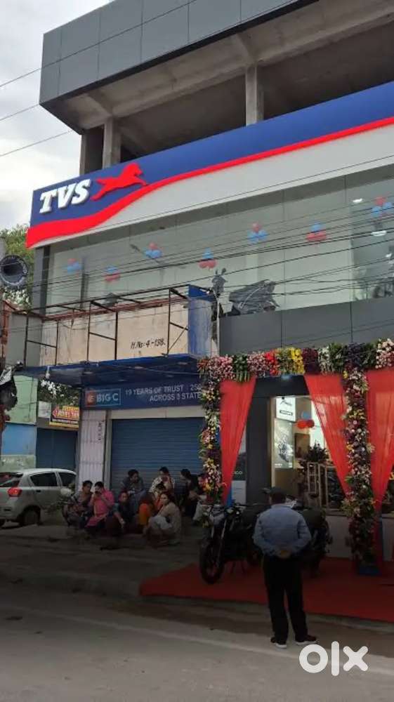 लखनऊ में [ TVS SHOWROOM] में लड़के लड़‌कियों की आवश्कता है !