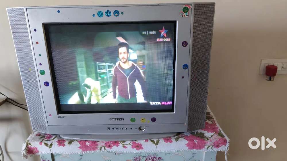 Samsung 24 inch  Tv  ans silai machine