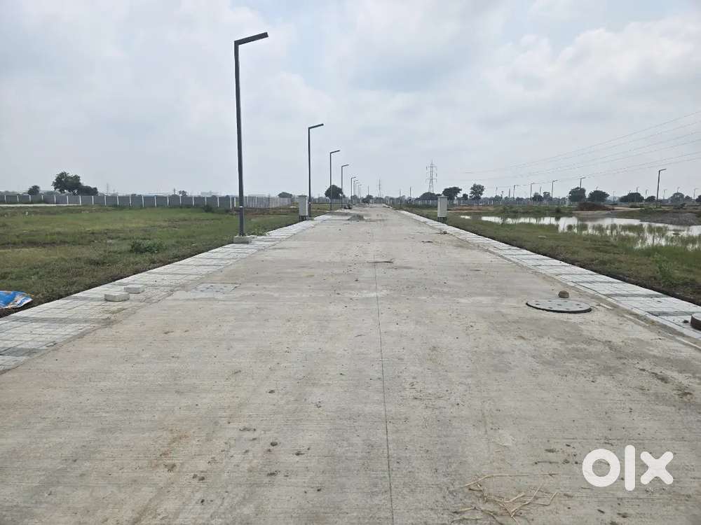 60 GAJ PLOT IN GATED SOCIETY READY TO CONSTRUCT SECTOR 75 NEAR DMART