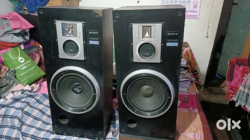 Sony (10 inches 8ohms) 3 way  bookshelf speaker vintage