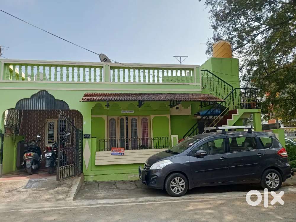 Corner house, with bit of land 900sq ft