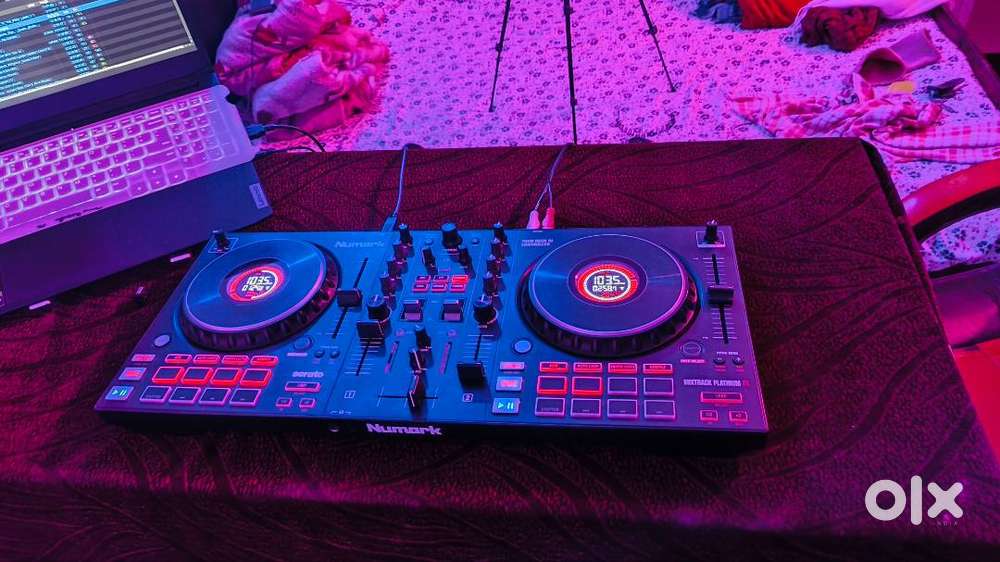 NUMARK MIXTRACK PLATINUM FX