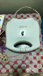 Sandwich maker