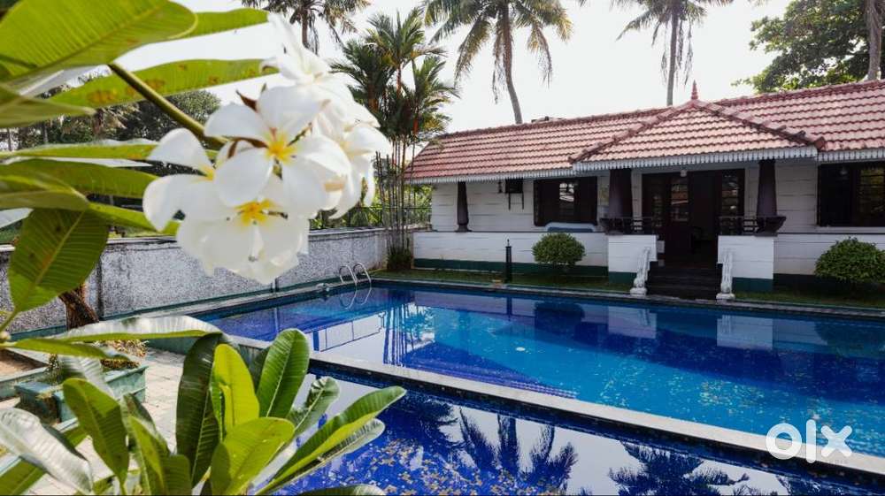 4+ BHK furnished gated villa, 2 parking Vazhakala,Kakkanad