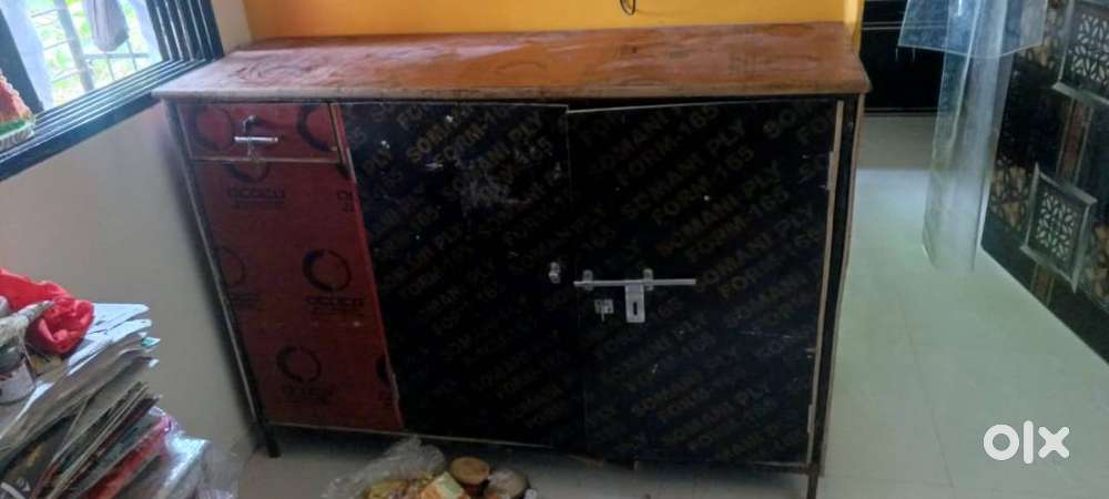 Custom Table with 4 Storage Compartments and Lockable Drawer