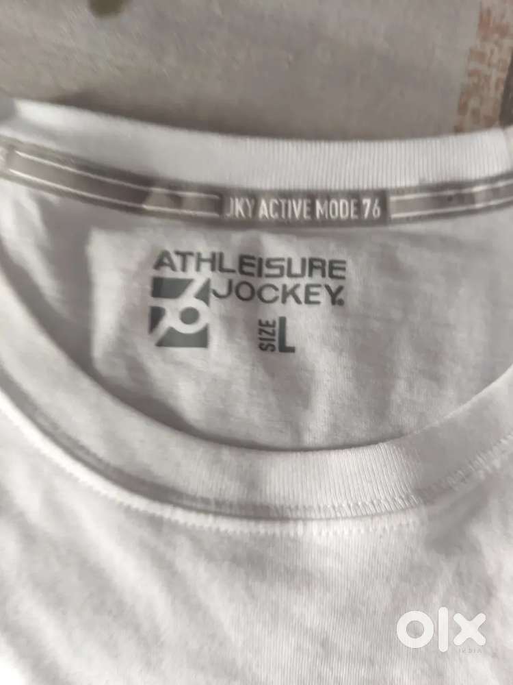 t-shirt  in white cotton