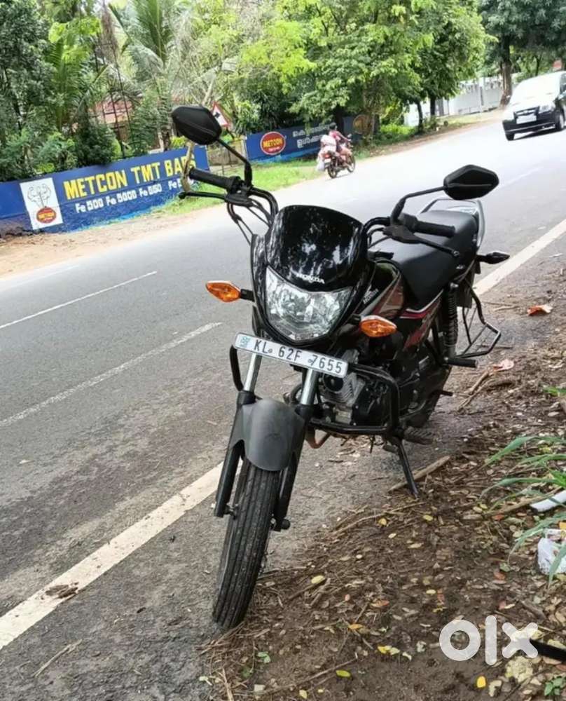 Honda Shine 2023
 First owner
 No accident
 No complaint 
 Price:47152