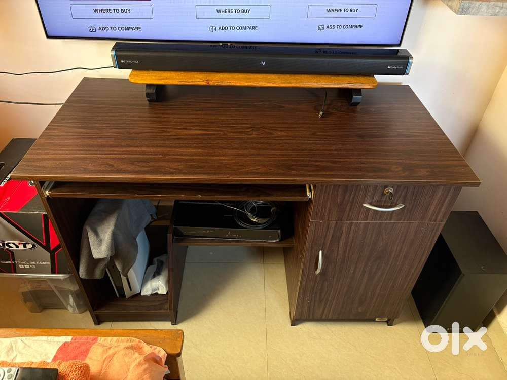 Moving out sale of study table