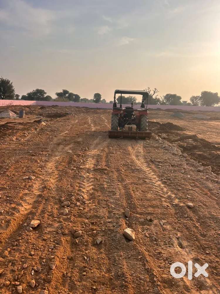 महिंद्रा sez के पास अजयराजपूरा में 70 गज का प्लॉट 18*35