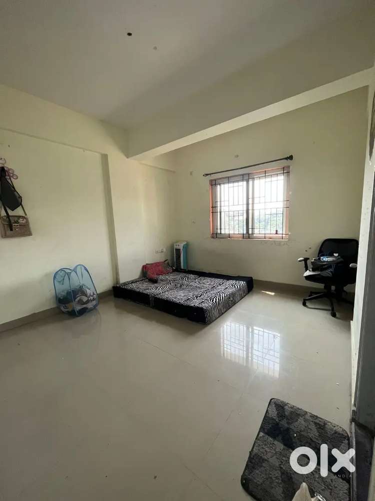 1 Fully furnished room for 1 person.