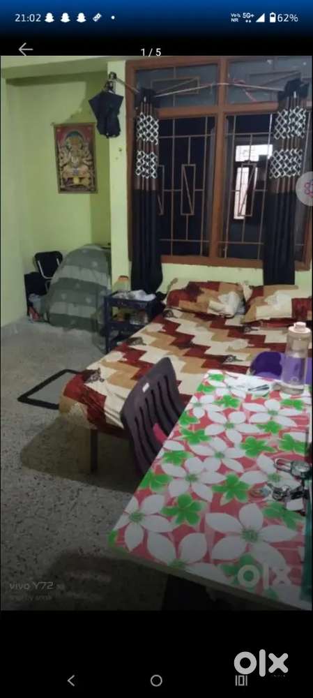 3bhk flat hai  ak room Khali hai,fully indipendent hai...