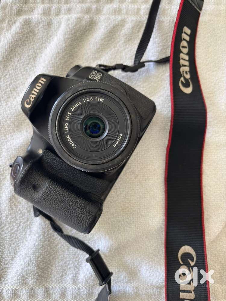 Canon 70D with lens