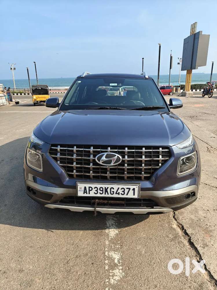 Hyundai Venue 2021 Diesel Well Maintained