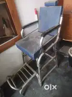 Saloon chair
