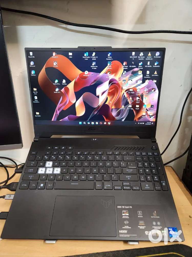 Asus Tuf Dash slim gaming laptop (i7, rtx 3050 ti)