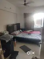 1 vacant position in a bedroom shared by 2 people'