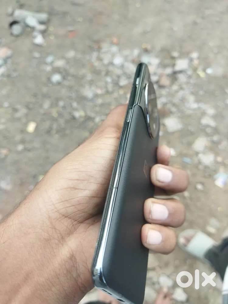 11 5g black