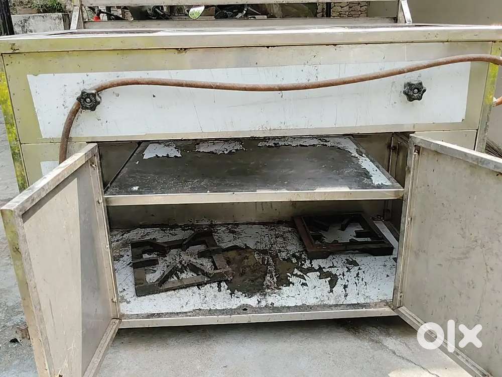 Counter with burner